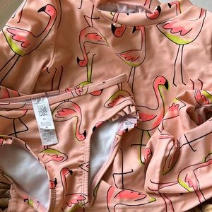 Girls 2 piece rash guard swimsuit 5T.